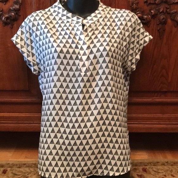 Nordstrom Pleione Geometric Triangle graphic top - Picture 2 of 5